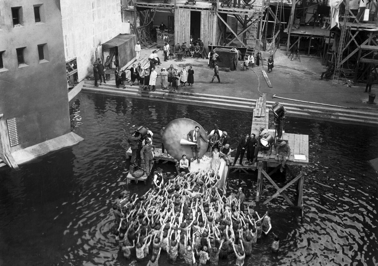 A detailed miniature model of a futuristic city from Fritz Lang’s Metropolis (1927), showcasing the intricate design used to create the illusion of a sprawling urban landscape.